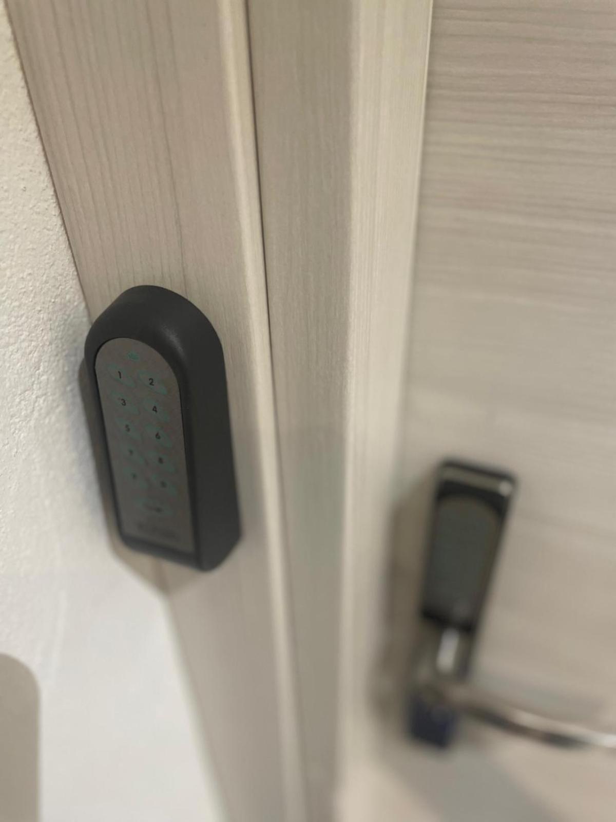 Drooms 4,0 Domotic Smart Self 24H,7 Vicino Treni Porta Susa E Centro Storico Turijn Buitenkant foto