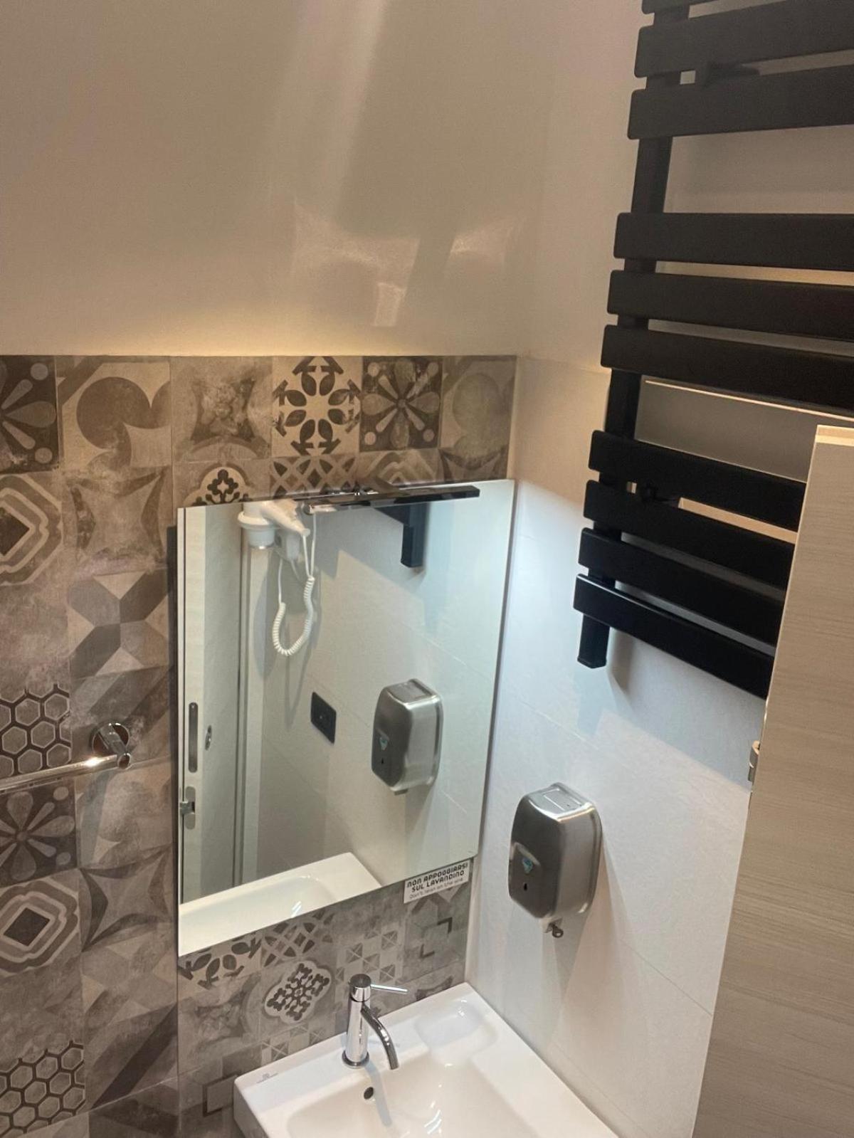 Drooms 4,0 Domotic Smart Self 24H,7 Vicino Treni Porta Susa E Centro Storico Turijn Buitenkant foto