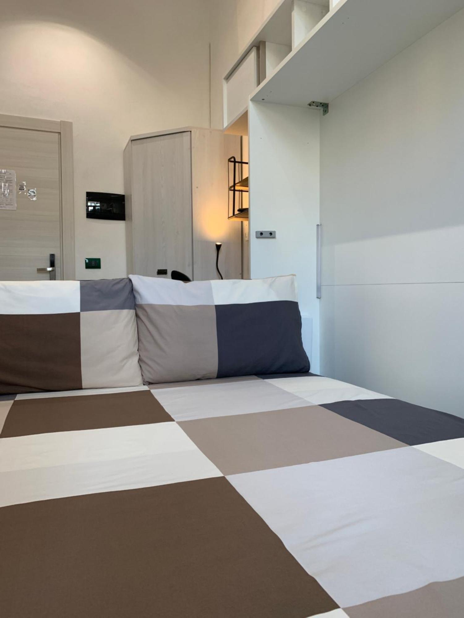 Drooms 4,0 Domotic Smart Self 24H,7 Vicino Treni Porta Susa E Centro Storico Turijn Buitenkant foto