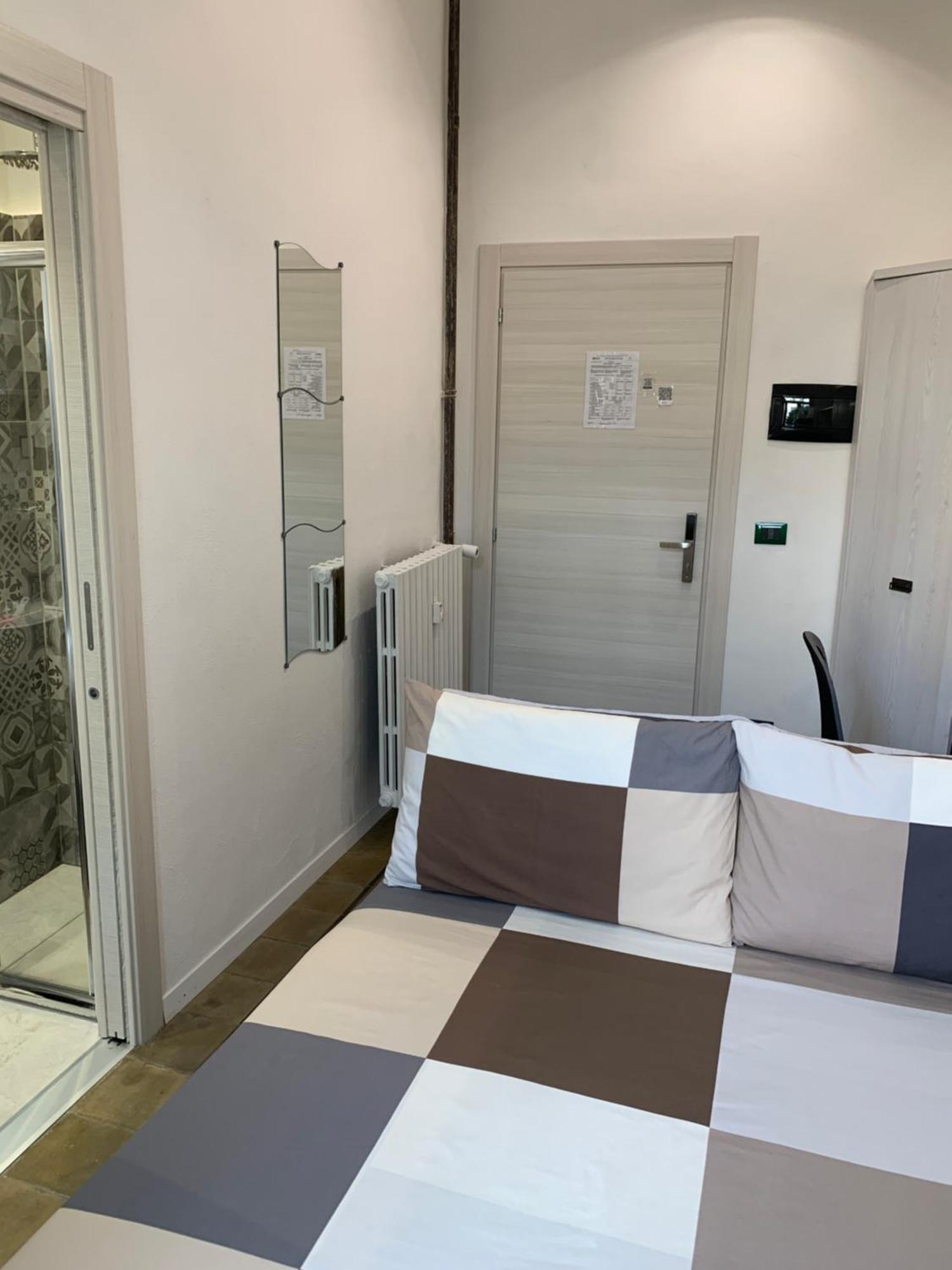 Drooms 4,0 Domotic Smart Self 24H,7 Vicino Treni Porta Susa E Centro Storico Turijn Buitenkant foto