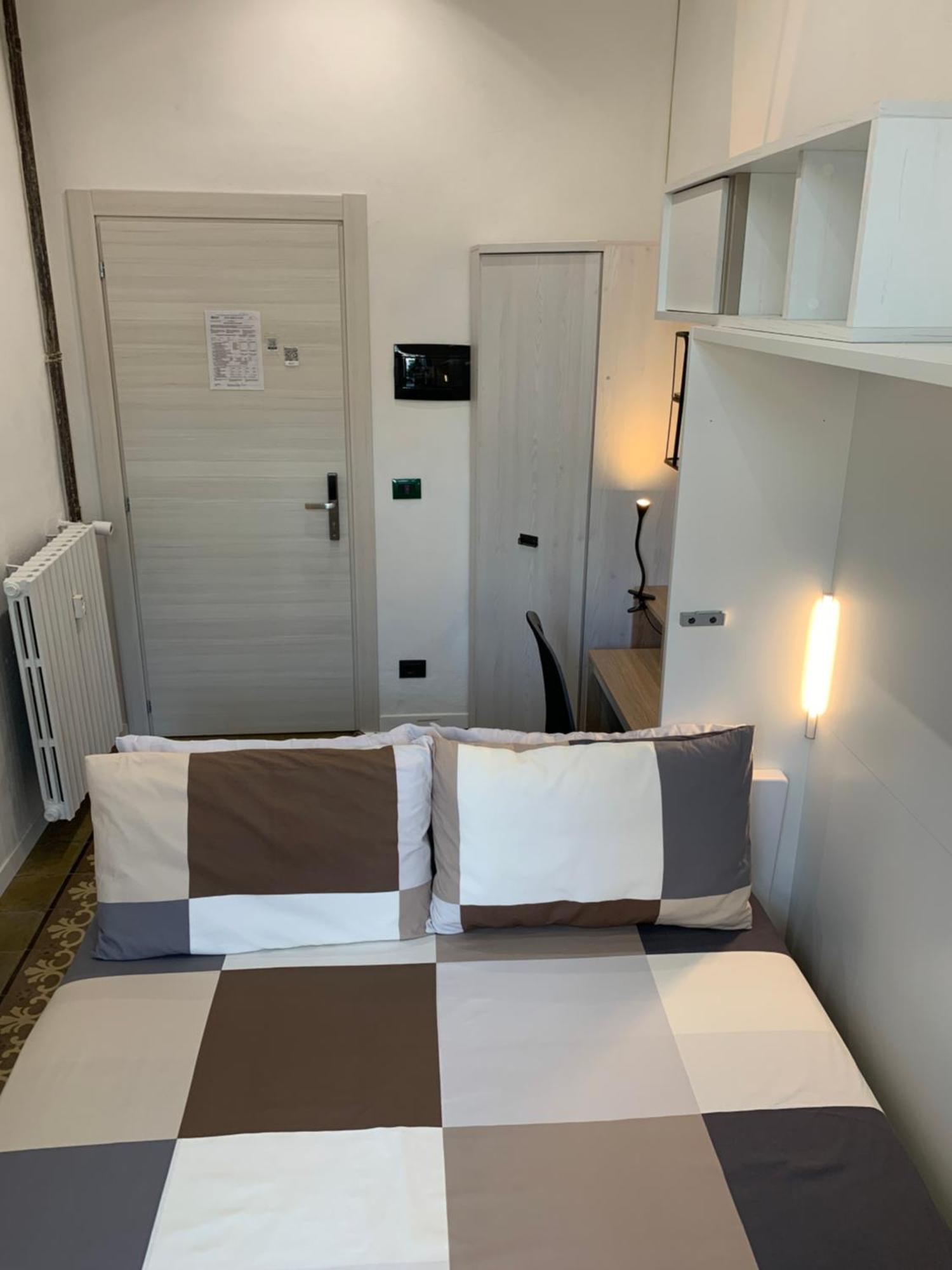Drooms 4,0 Domotic Smart Self 24H,7 Vicino Treni Porta Susa E Centro Storico Turijn Buitenkant foto